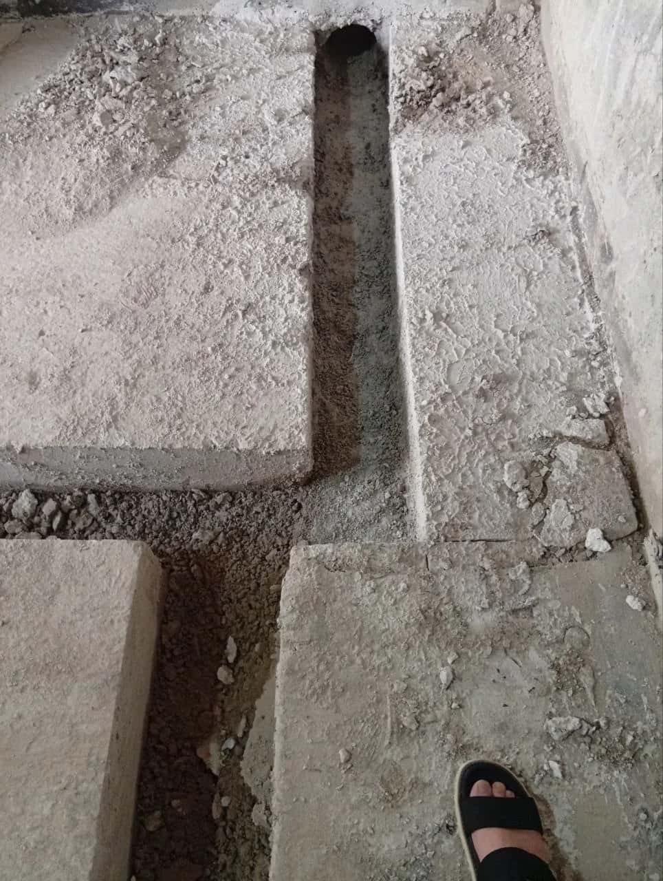 Beton polda kommunikatsiya kanali